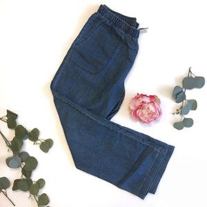 Denim-colored stretchy pants w/ pockets